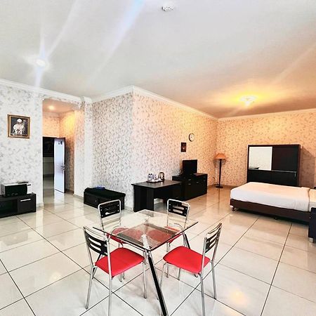 Ohulu Guesthouse Medan Bagian luar foto