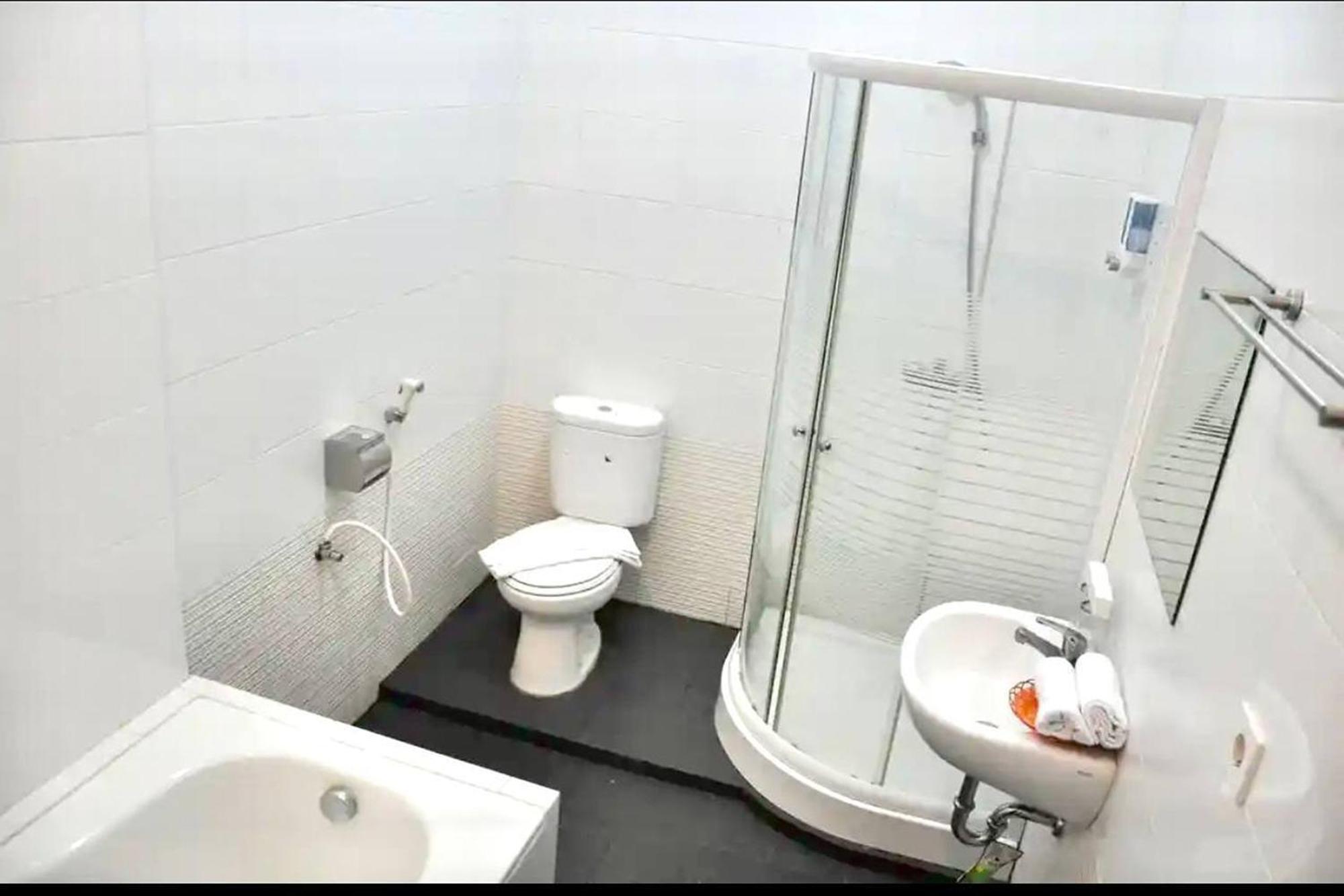 Ohulu Guesthouse Medan Bagian luar foto