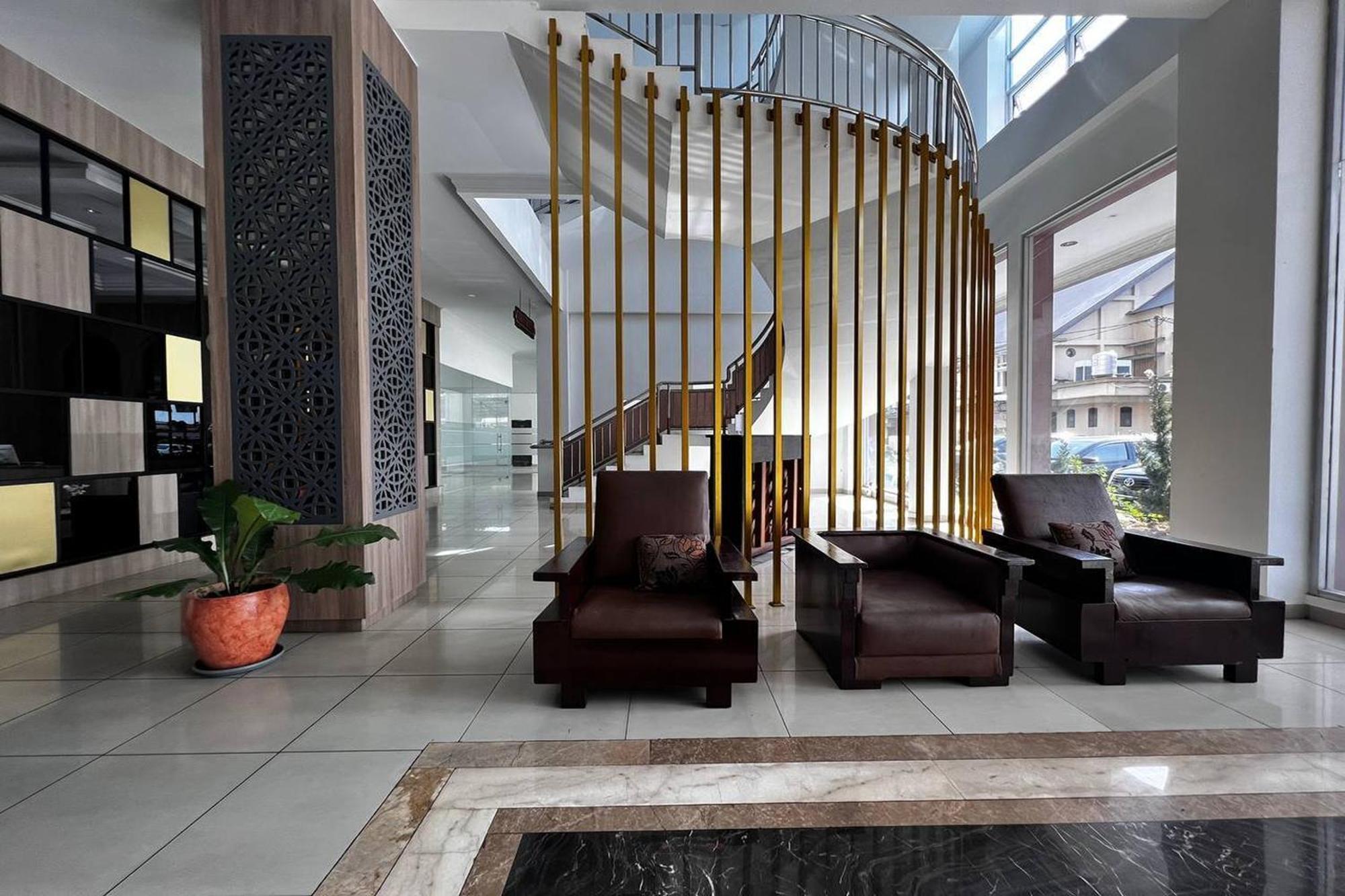 Ohulu Guesthouse Medan Bagian luar foto